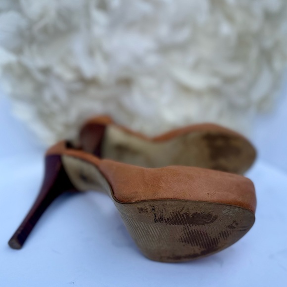 Guess heels in distressed like leather material - Picture 4 of 4